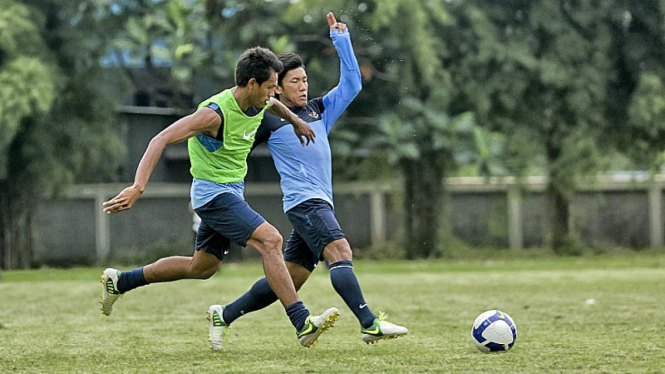 Timnas Indonesia Berlatih Di Lapangan Halim