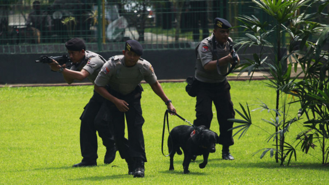 Aksi Polisi Satwa di Mako Brimob