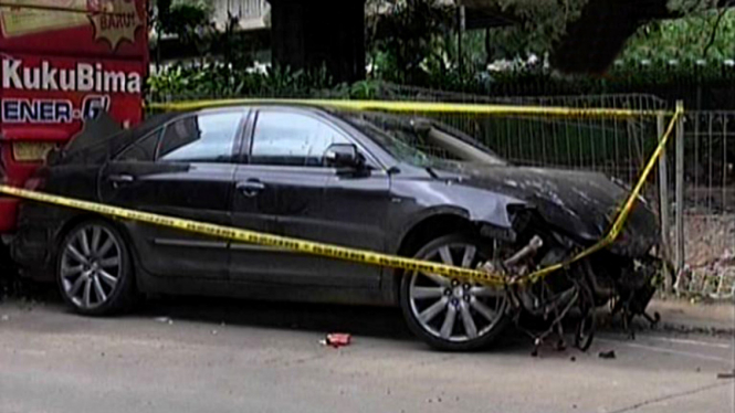 kecelakaan camry maut di tb simatupang