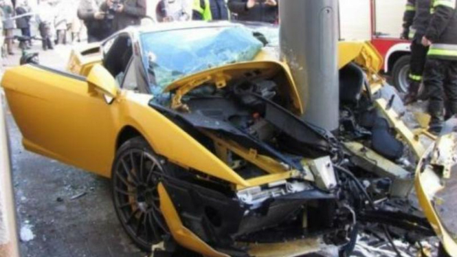 Lamborghini Gallardo LP560-4 mengalami kecelakaan di Polandia