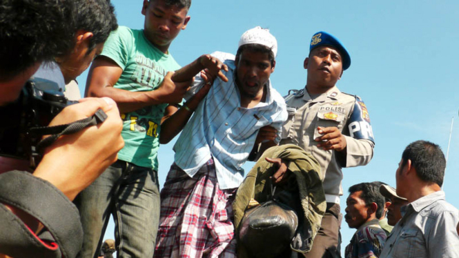Rohingya Kembali Terdampar