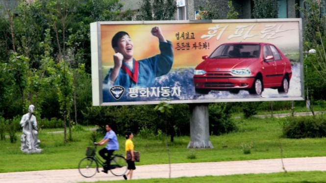 Iklan mobil di Korea Utara