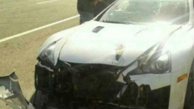 Lexus LFA mengalami kecelakaan di China
