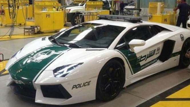 Lamborghini Aventador digunakan sebagai mobil patroli polisi Dubai