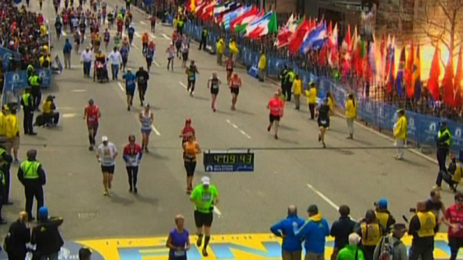 Bom meledak pada lomba marathon di Boston, AS