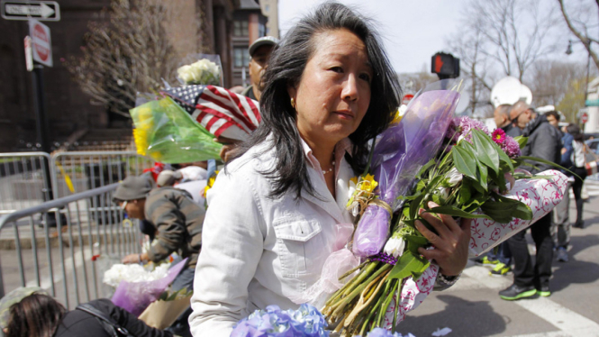 kesedihan keluarga korban ledakan bom boston