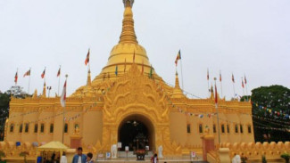 Kemegahan Pagoda Taman Alam Lumbini