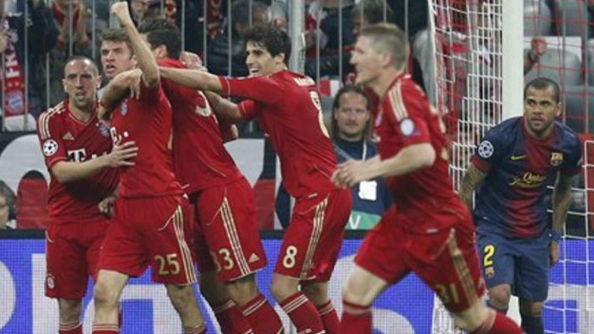 Pemain Bayern Munich rayakan gol Thomas Mueller