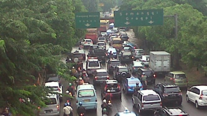 Macet di Cawang