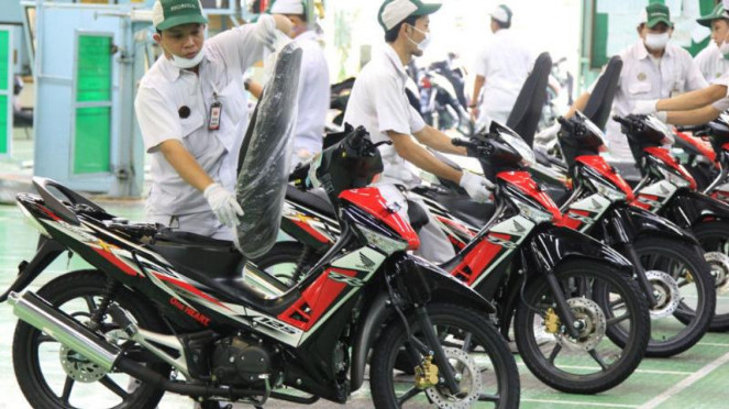 Warna dan stripe baru Honda Supra X 125 Warna dan stripe baru Honda Supra X 125