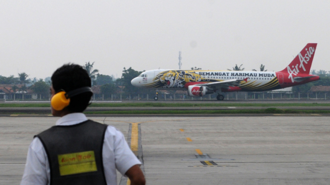 Industri Penerbangan - Air Asia