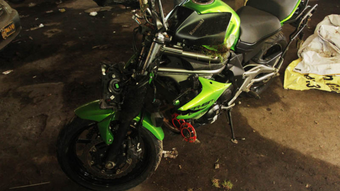 Motor Kawasaki Ninja Yang Dikendarai Ustad Jefri Al Buchori (Uje)