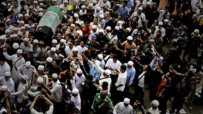 Jenazah Ustad Jefri Al Buchori Tiba di Istiqlal