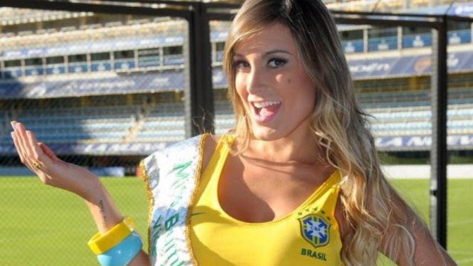Model seksi asal Brasil, Andressa Urach