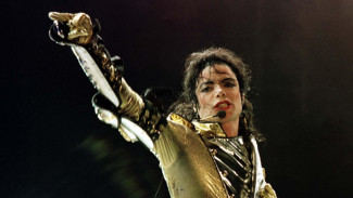Hubungan 'Aneh' Michael Jackson dan Elizabeth Taylor