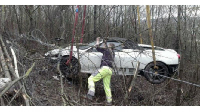 Ferrari F430 mengalami kecelakaan di Jerman