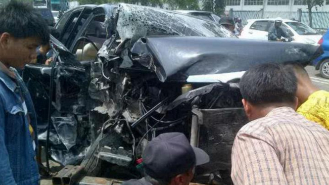 Mobil pengangkut wartawan kecelakaan