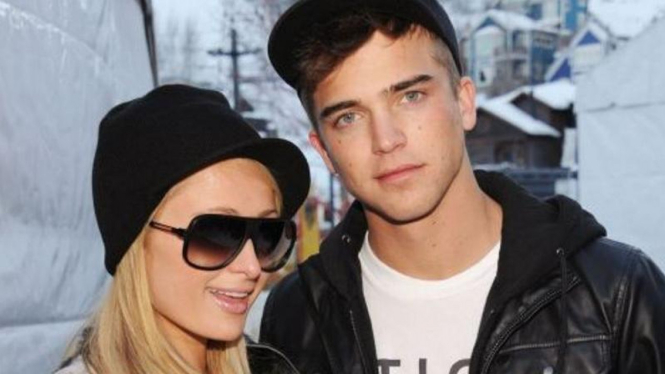 Paris Hilton dan River Viiperi