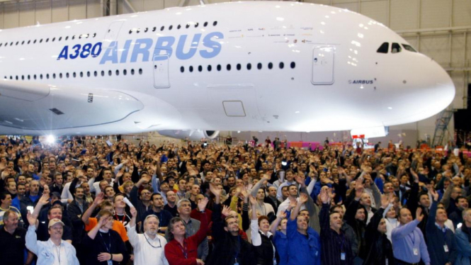 Para karyawan pabrik Airbus di Prancis