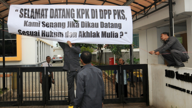 Spanduk Sambut KPK di DPP PKS