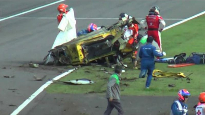 Ferrari 458 mengalami kecelakaan di sirkuit Suzuka, Jepang