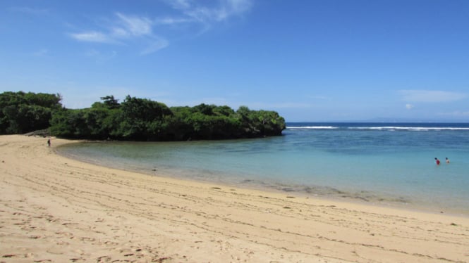 Pantai di Nusa Dua, Bali.