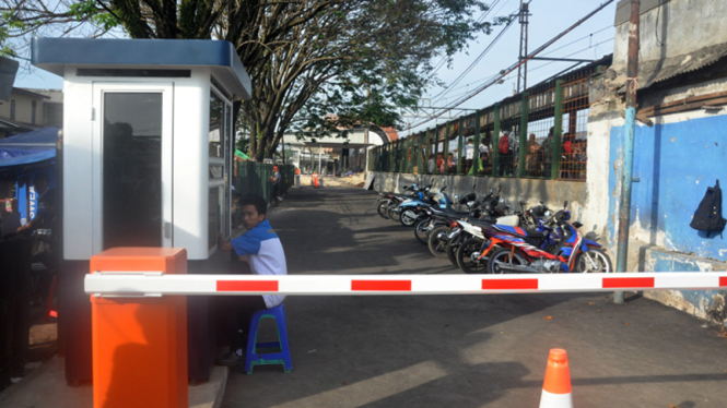 Lahan parkir setelah penataan ulang di Stasiun Citayam