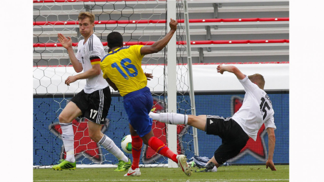 Jerman VS Ekuador 4-2 (KHUSUS GALLERI)