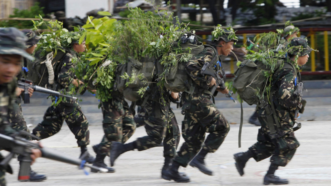 Pasukan militer Filipina saat menggelar operasi keamanan beberapa waktu lalu. (Ilustrasi)