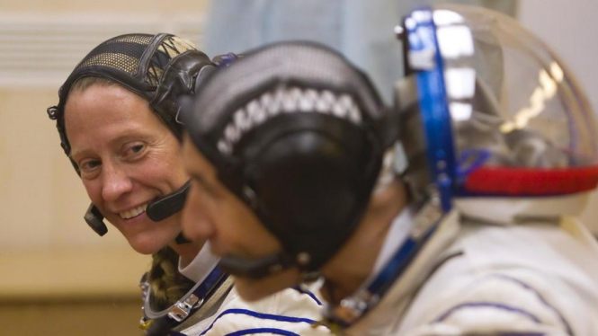Dua astronot bersiap meluncur ke Stasiun Antariksa Internasional 
