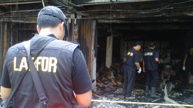 Kebakaran di Palembang. Tim Labfor Polda Sumsel di lokasi.