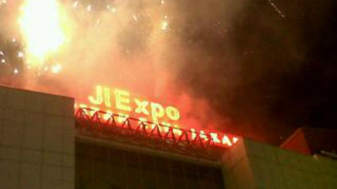 Pesta kembang api mewarnai pembukaan Jakarta Fair 2013