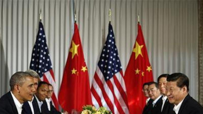 Presiden AS, Barack Obama dan Presiden China, Xi Jinping melakukan pertemuan.