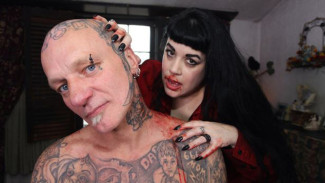 Kecanduan Darah, Ibu Ini Jadi Vampire di Dunia Nyata