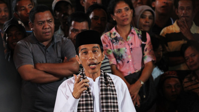 Jokowi Dialog Dengan Warga Pasar Baru