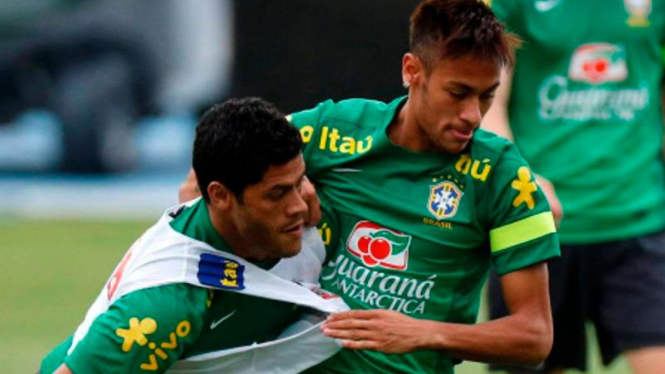 Hulk (kiri) dan Neymar