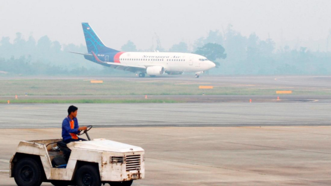 Kabut asap menyelimuti Bandara Hang Nadim Batam