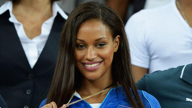 Fanny Neguesha, kekasih Balotelli di Piala Konfederasi 2013