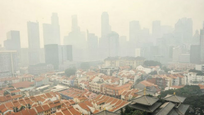 Kabut asap menyelimuti kota Singapura