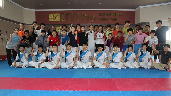 Tim taekwondo Korea Selatan sambangi UTI Pro Training Center