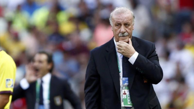 Pelatih Spanyol, Vicente Del Bosque (kanan) saat melawan Italia