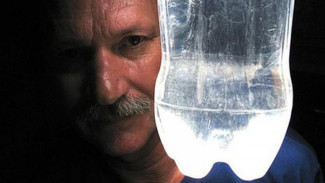 Ini Dia Penemu Lampu dari Botol Air Mineral