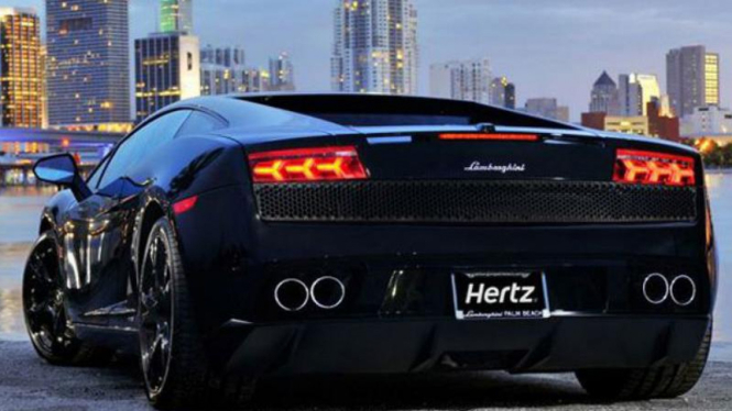 Lamborghini yang disewakan Hertz Dream Car Program