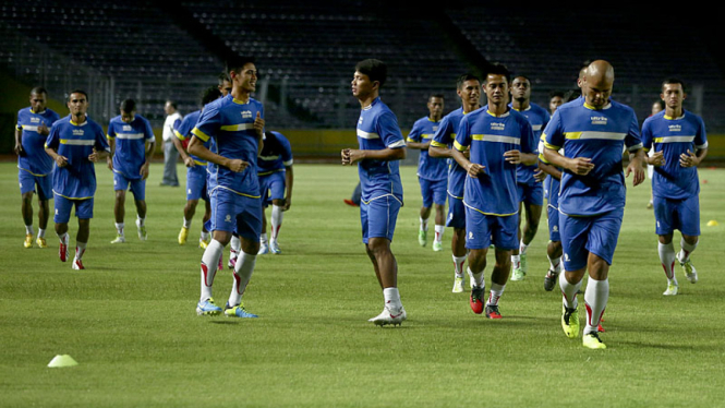 Latihan TImnas Jelang Lawan Arsenal