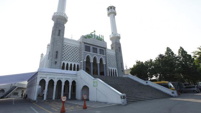 Seoul Central Mosque adalah masjid permanen pertama yang berdiri di Korea Selatan.