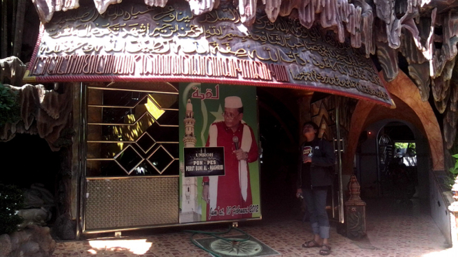 masjid unik di perut bumi