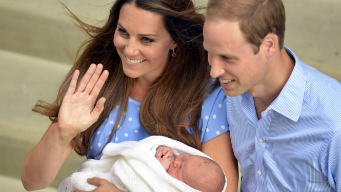 Kate Middleton dan Pangeran William serta bayi mereka