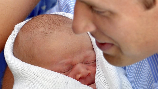 Pangeran William Bersama Bayinya