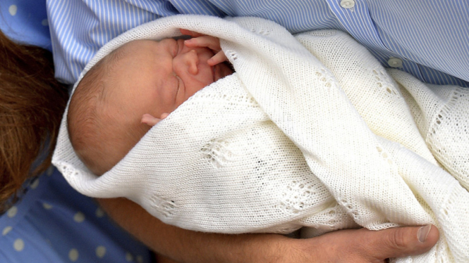 Pangeran William Bersama Bayinya