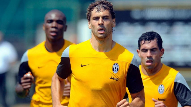 Carlos Tevez (kiri), Fernando Llorente dan Angelo Ogbonna